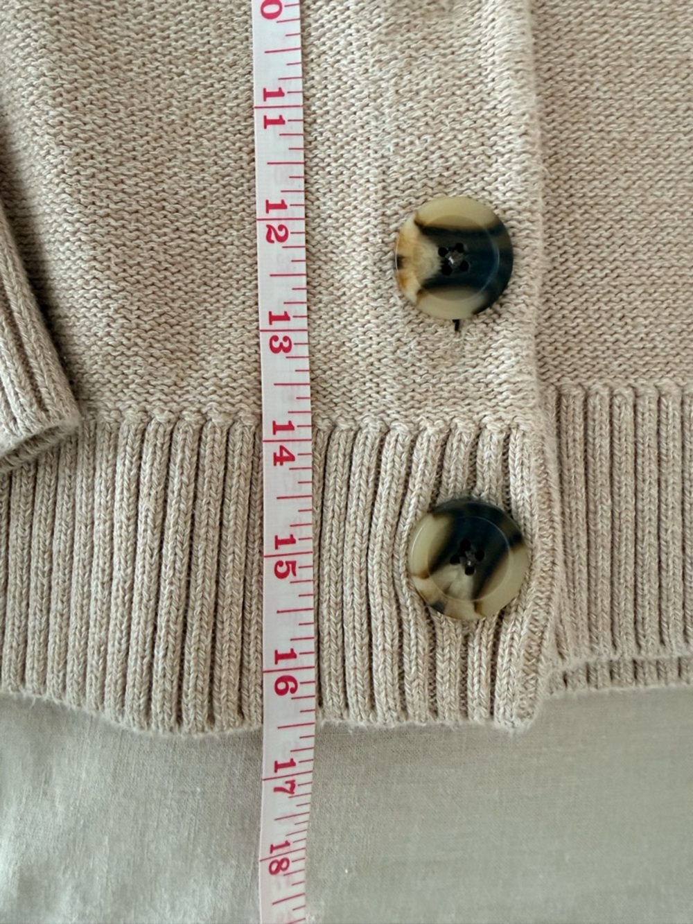 Quince | Organic Cotton Cropped Cardigan | Taupe Textured Knit Tortoise Button M - Picture 8 of 9
